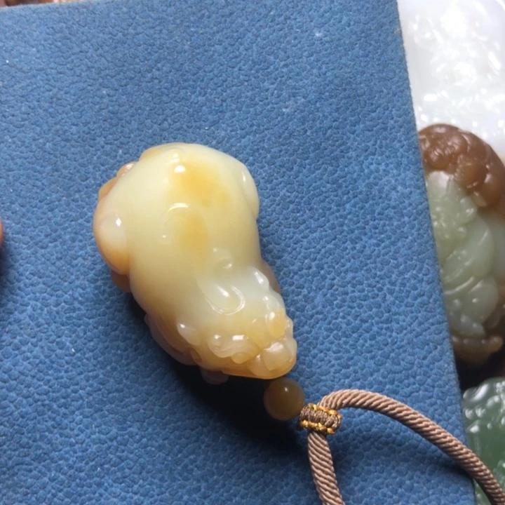 浮***丶和田玉未镶嵌颈饰