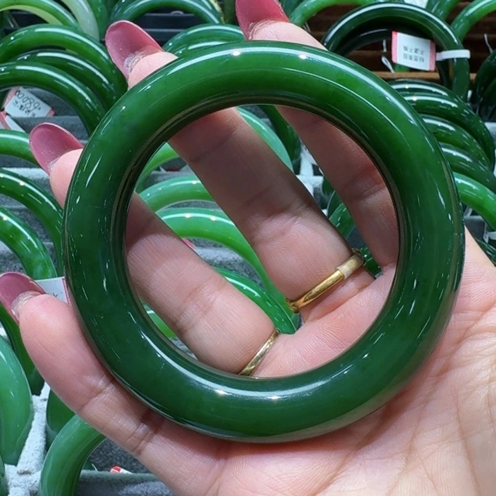 和田玉（碧玉）未镶嵌手镯