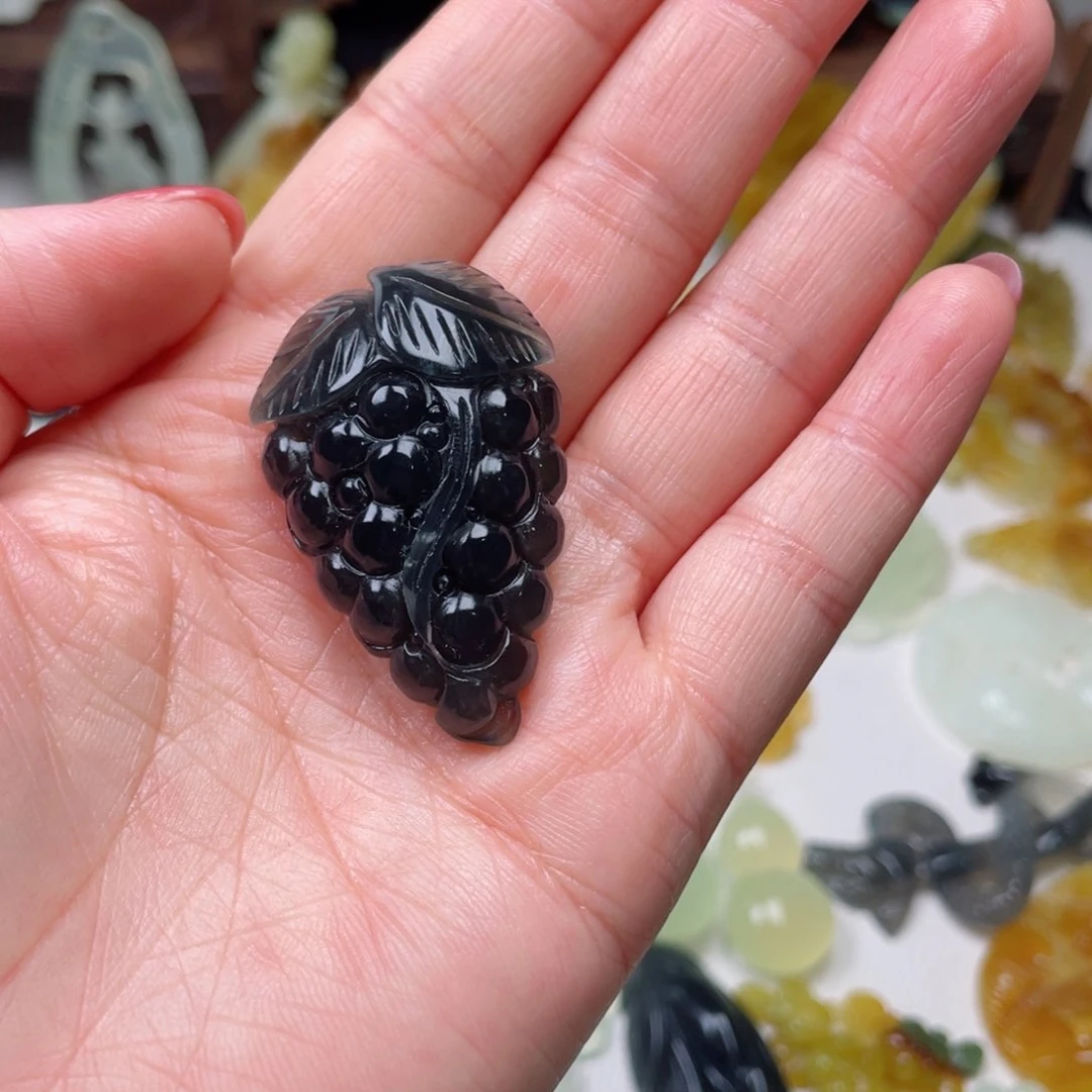 蛇纹石玉颈饰未镶嵌忘***！