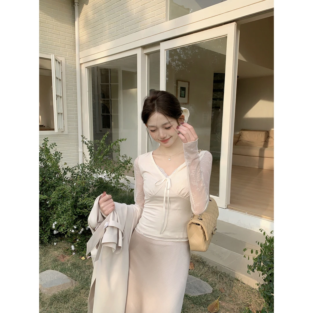 万万不熬夜【俏皮蕾丝】早春新款设计感蝴蝶结蕾丝衫缎面半裙两件套