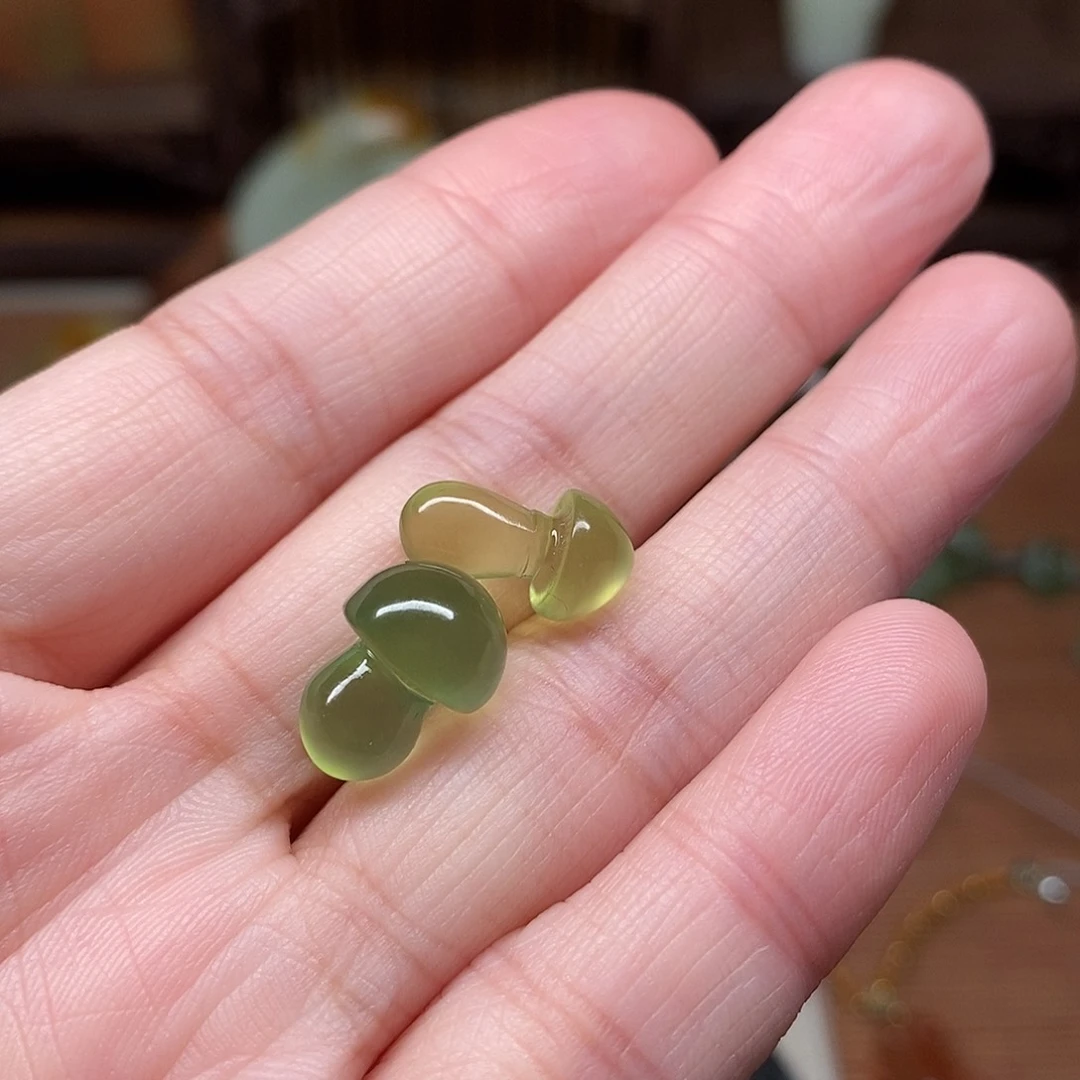 ****蛇纹石玉未镶嵌摆件