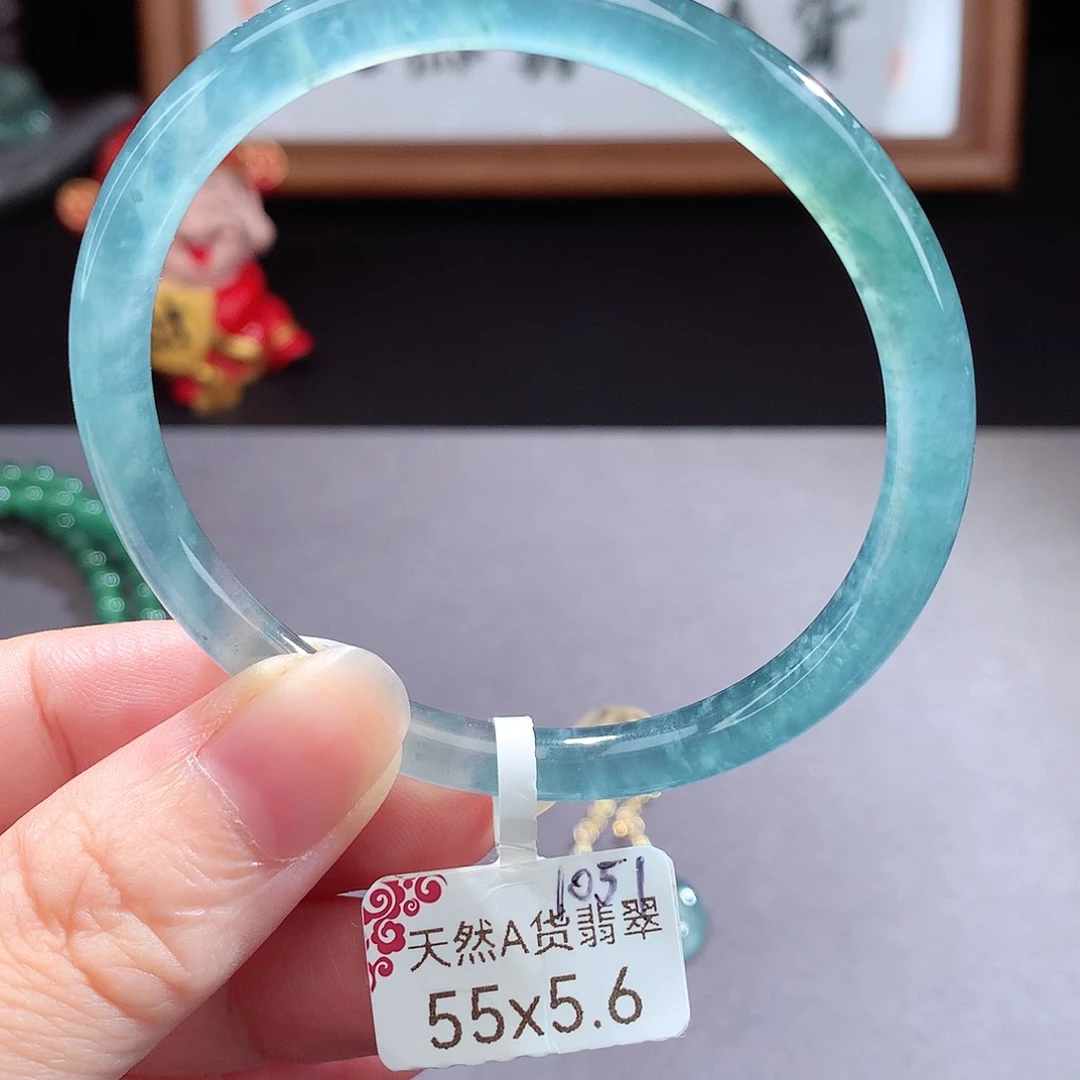 未镶嵌手镯（圆镯）翡翠