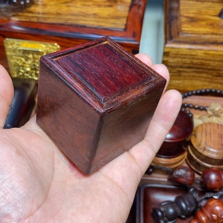 檀香紫檀（小叶紫檀）方盒