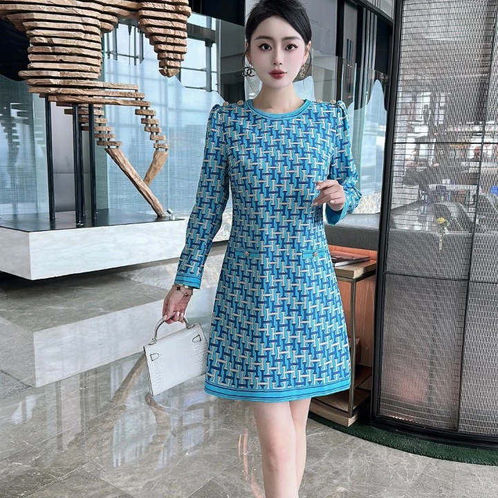 深圳南油25秋冬女重工定位蓝色HH字母印花小香风气质A字连衣裙