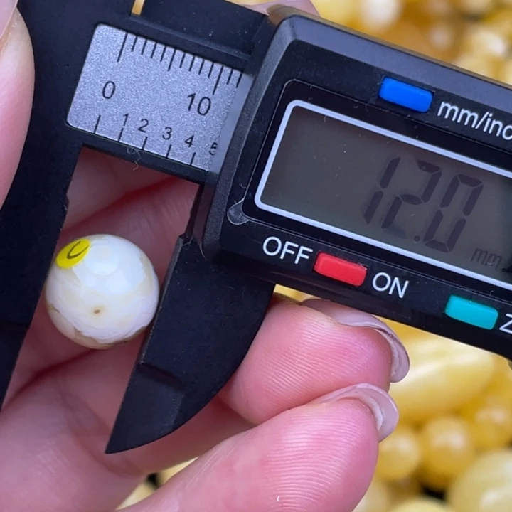 蜜蜡未镶嵌裸石微瑕403