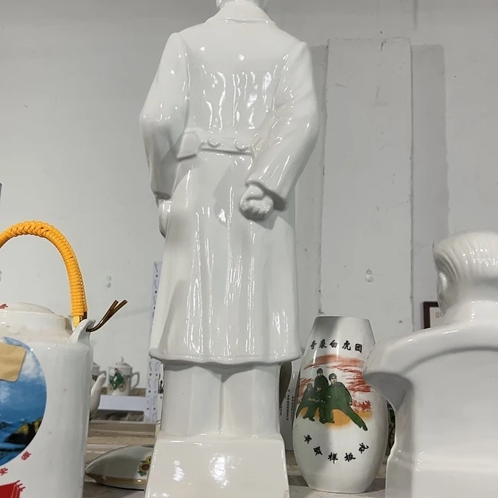 摆件为***务陶瓷工艺品摆件