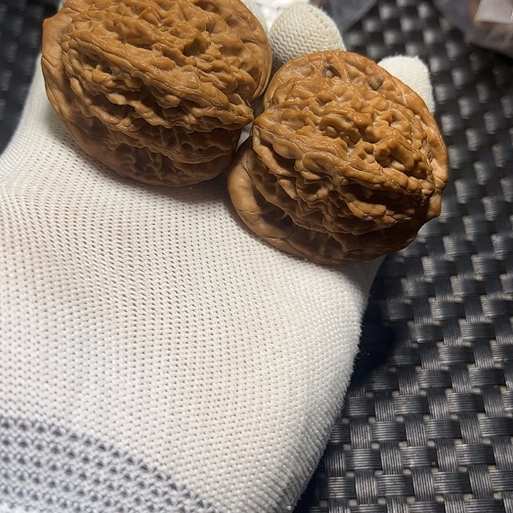 文玩核桃吊坠汉高虎