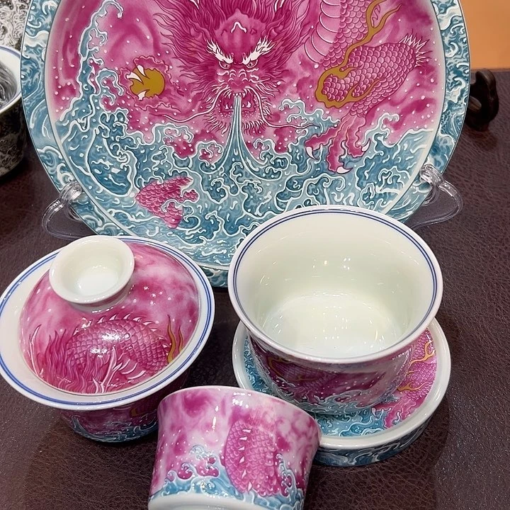 摆件景德镇陶瓷艺术展演区艺术展获一等功