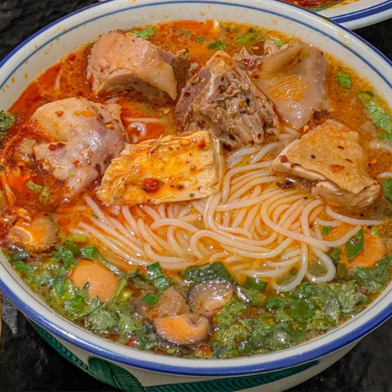 【买6桶送6桶】过桥米线香辣鸡汤米线非油炸速食方便面米线解馋