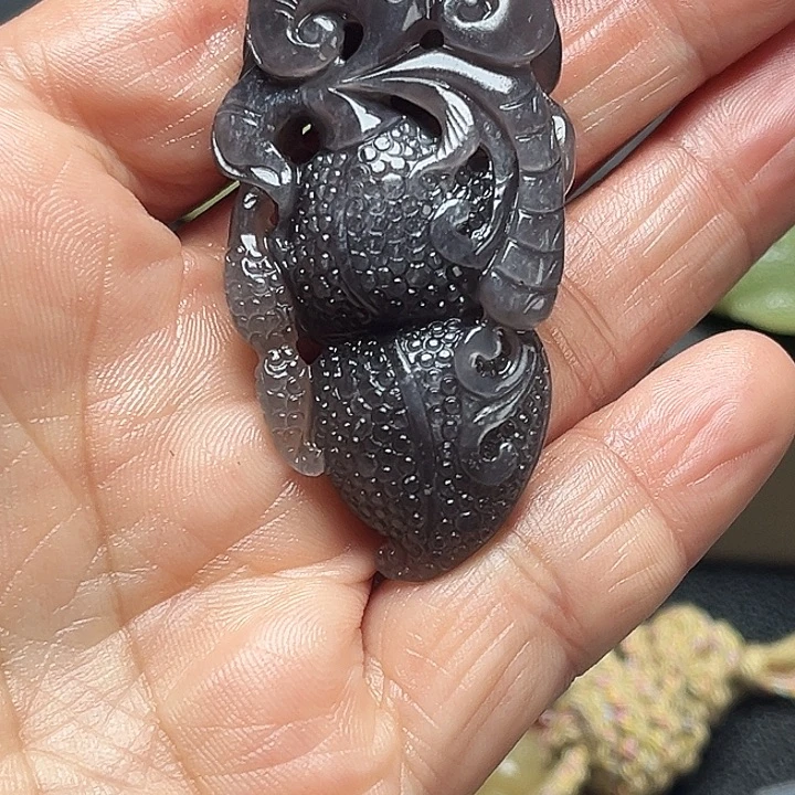 为***当和田玉（糖玉）未镶嵌手链