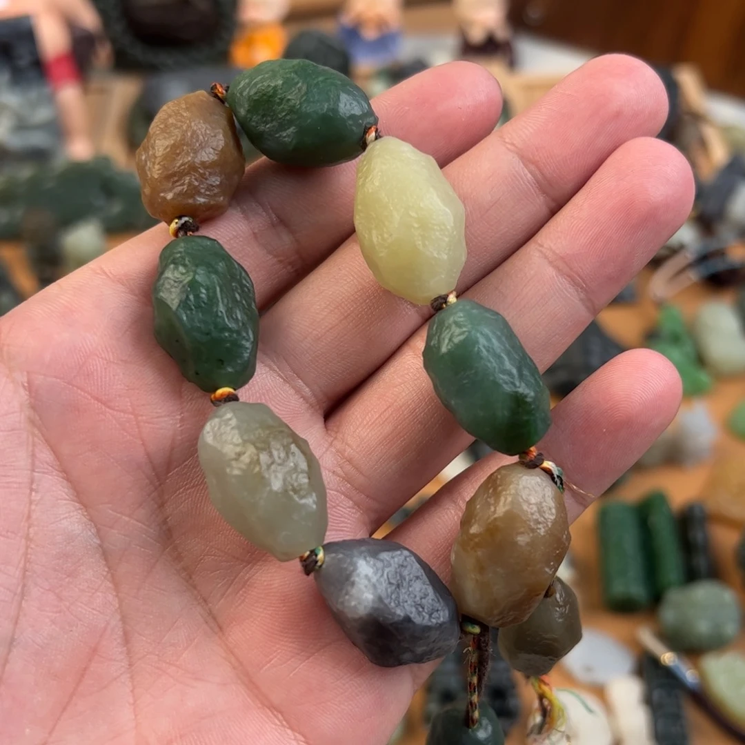 和田玉颈饰未镶嵌再**见