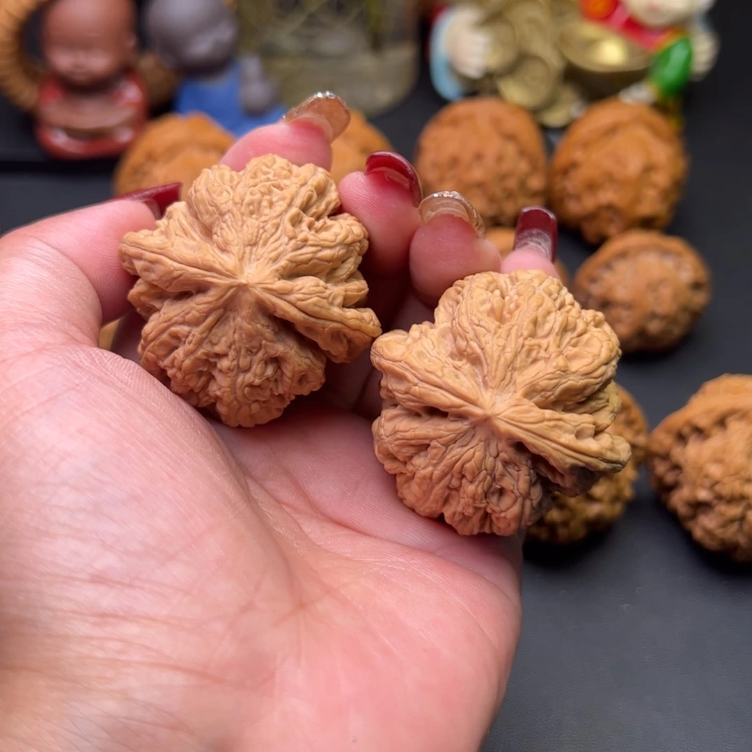 文玩核桃吊坠芳芳42+粗筋