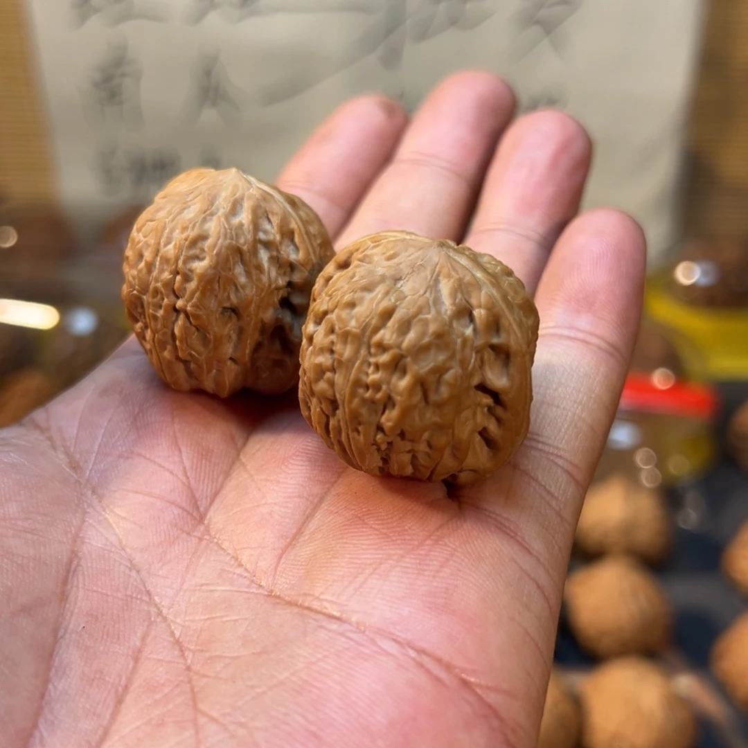 嗯***嗯文玩核桃吊坠铁锤