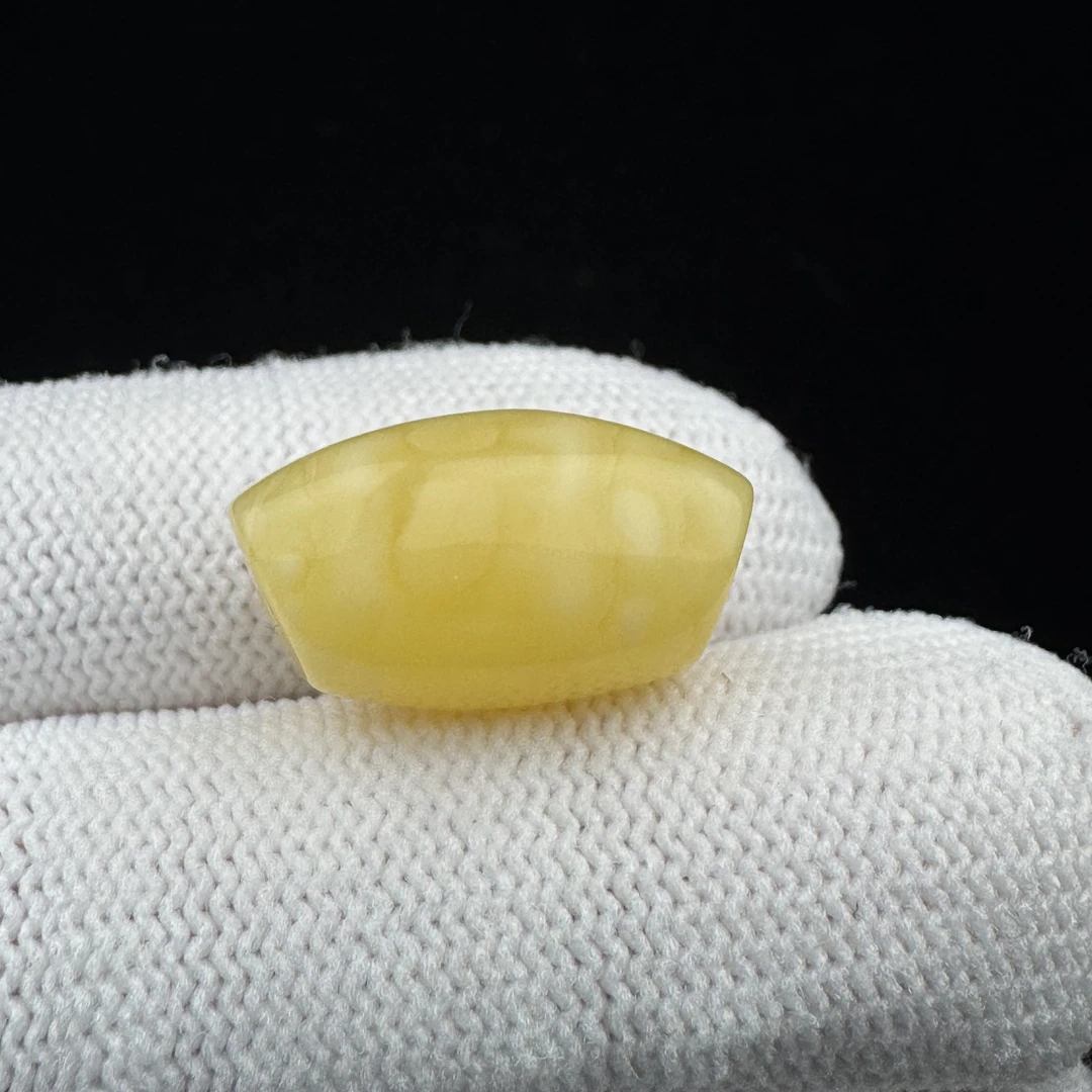 R7847天然俄料蜜蜡鸡油黄马蹄珠 11.6*20.7mm 支持复检