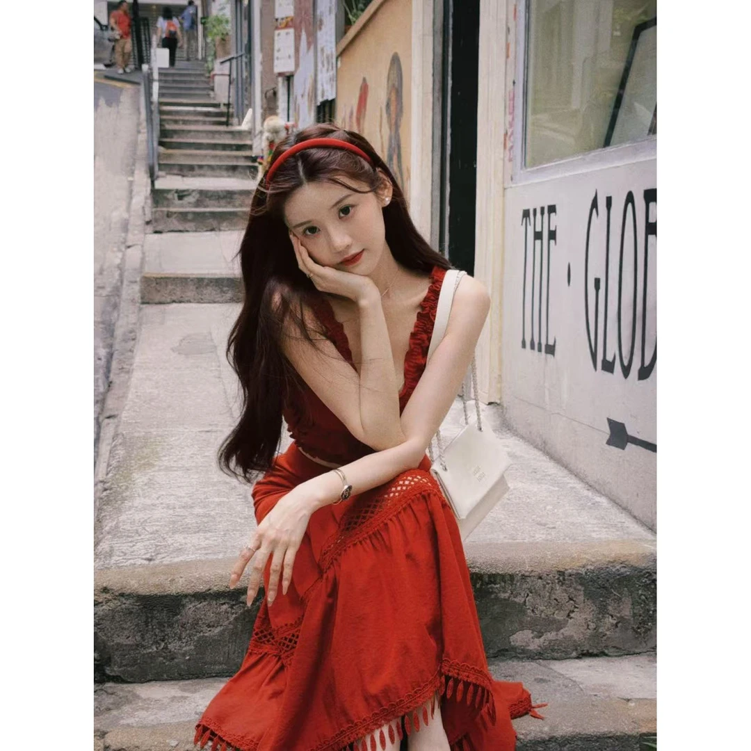 妖精的美美【淞雾玫瑰】包出片复古红港风度假背心裙套装