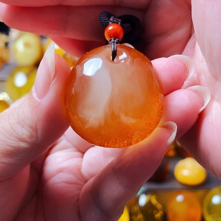 裸石琥珀未镶嵌吊坠