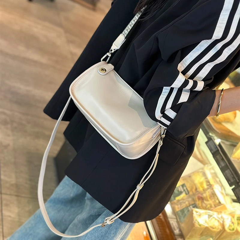 真皮饺子包女2025新款小包包通勤复古腋下包高级感女包斜跨包涤纶
