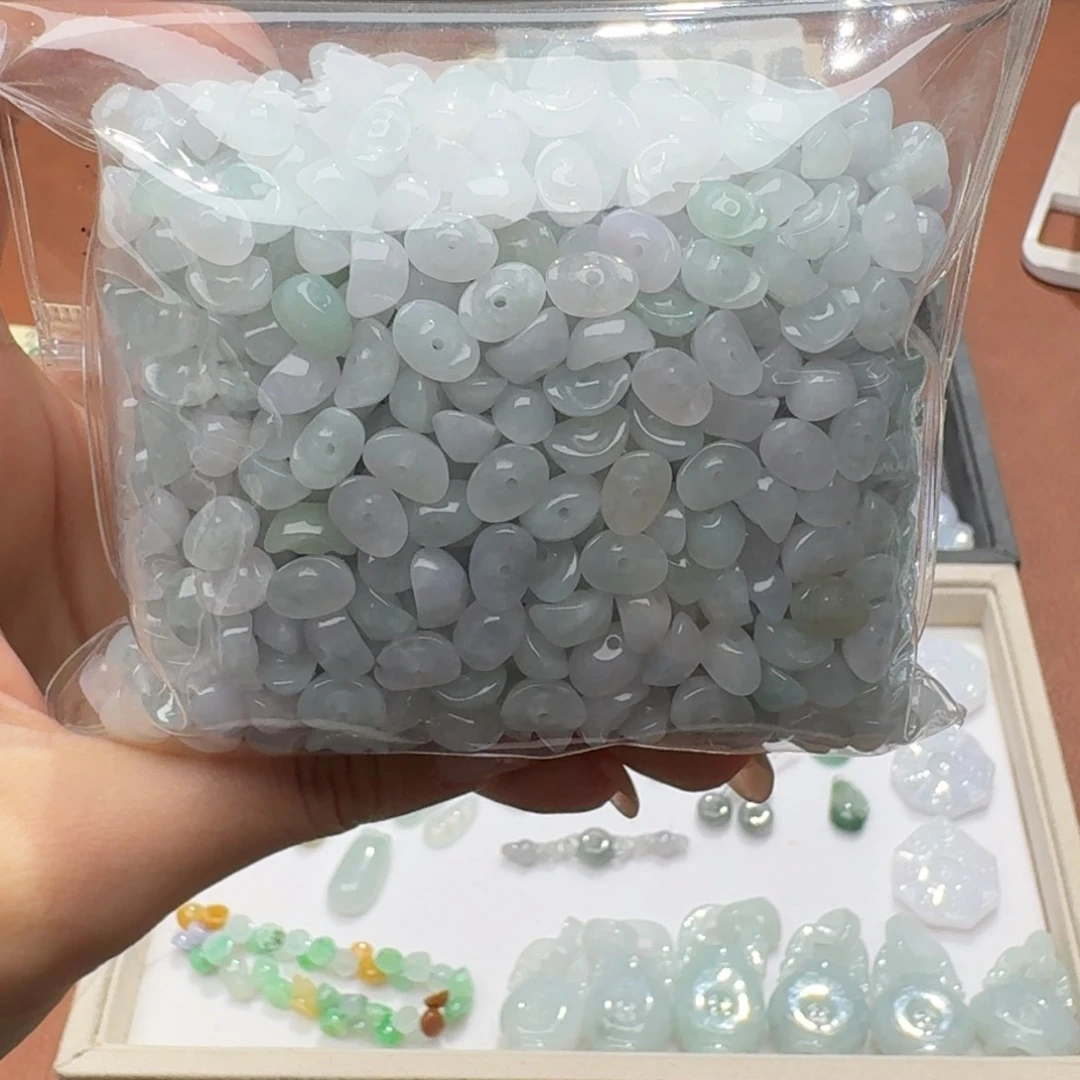 未镶嵌挂件翡翠福利10个，不包邮，拍邮费发货