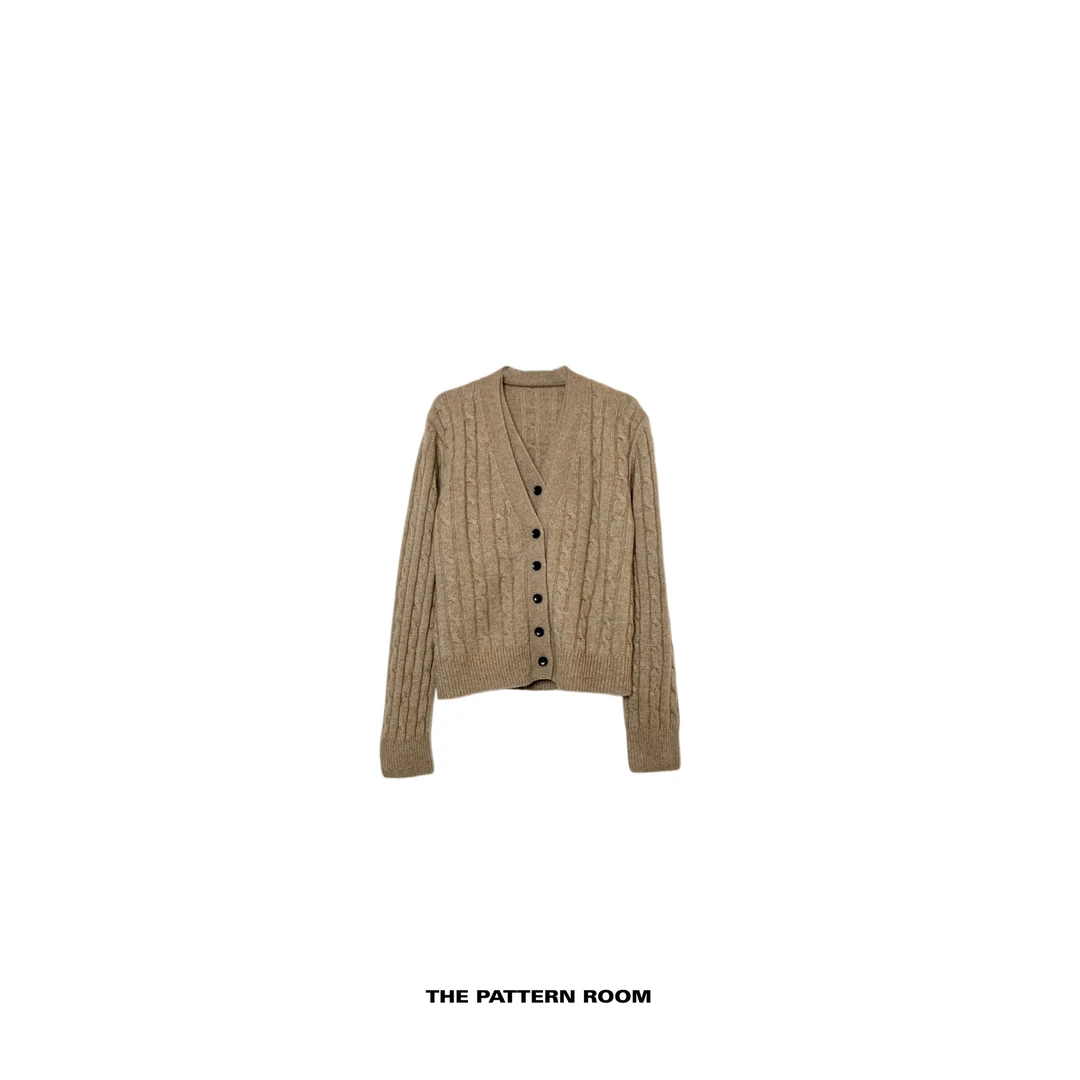 The pattern room | 新经典递进锁温绞纹精织开衫
