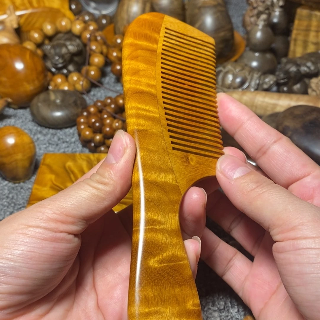 金丝楠满花纹梳子