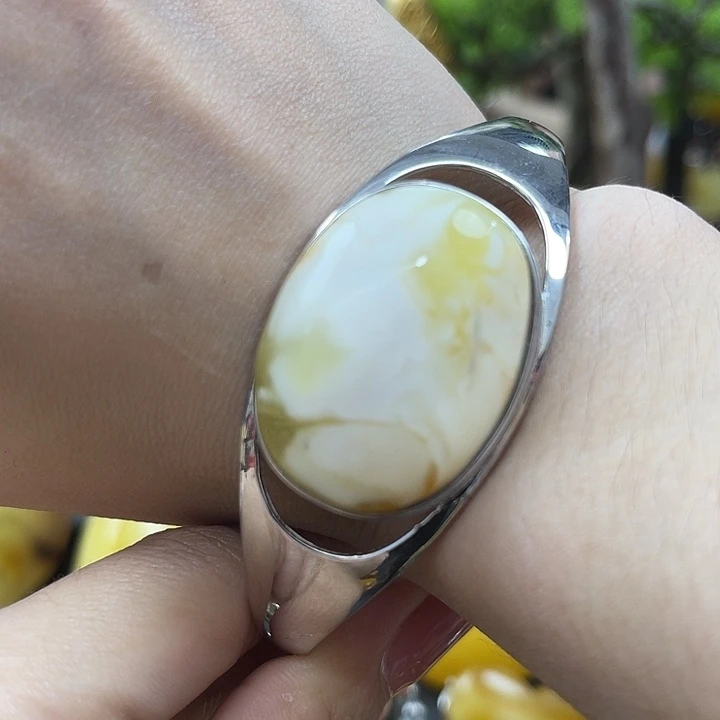 银S925镶嵌颈饰琥珀手镯