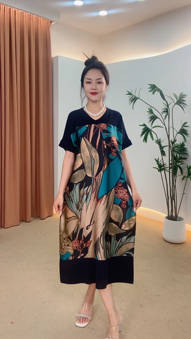 021号V领女装复古夏季气质优雅印花连衣裙显瘦气质大摆裙长款时尚