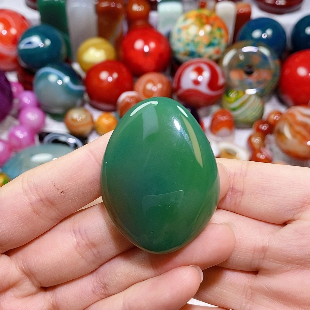 脑***斤玛瑙/玉髓未镶嵌珠宝奇石