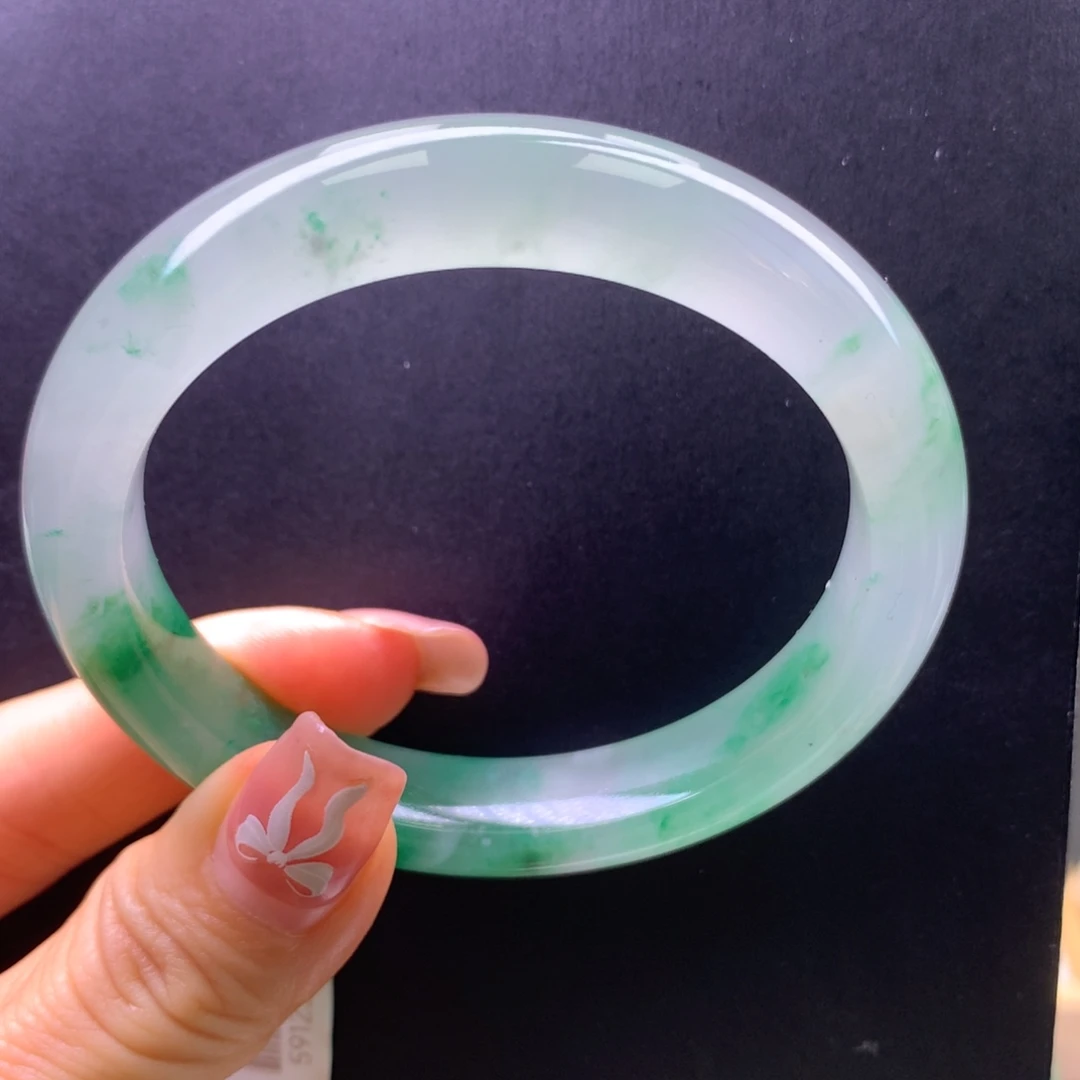 悟***慧石英质玉未镶嵌手镯