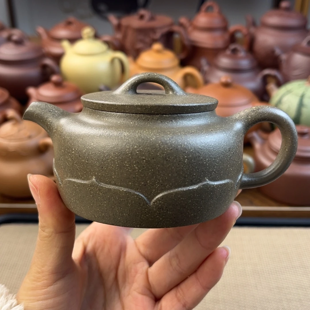 紫砂茶壶手工制作工艺精湛