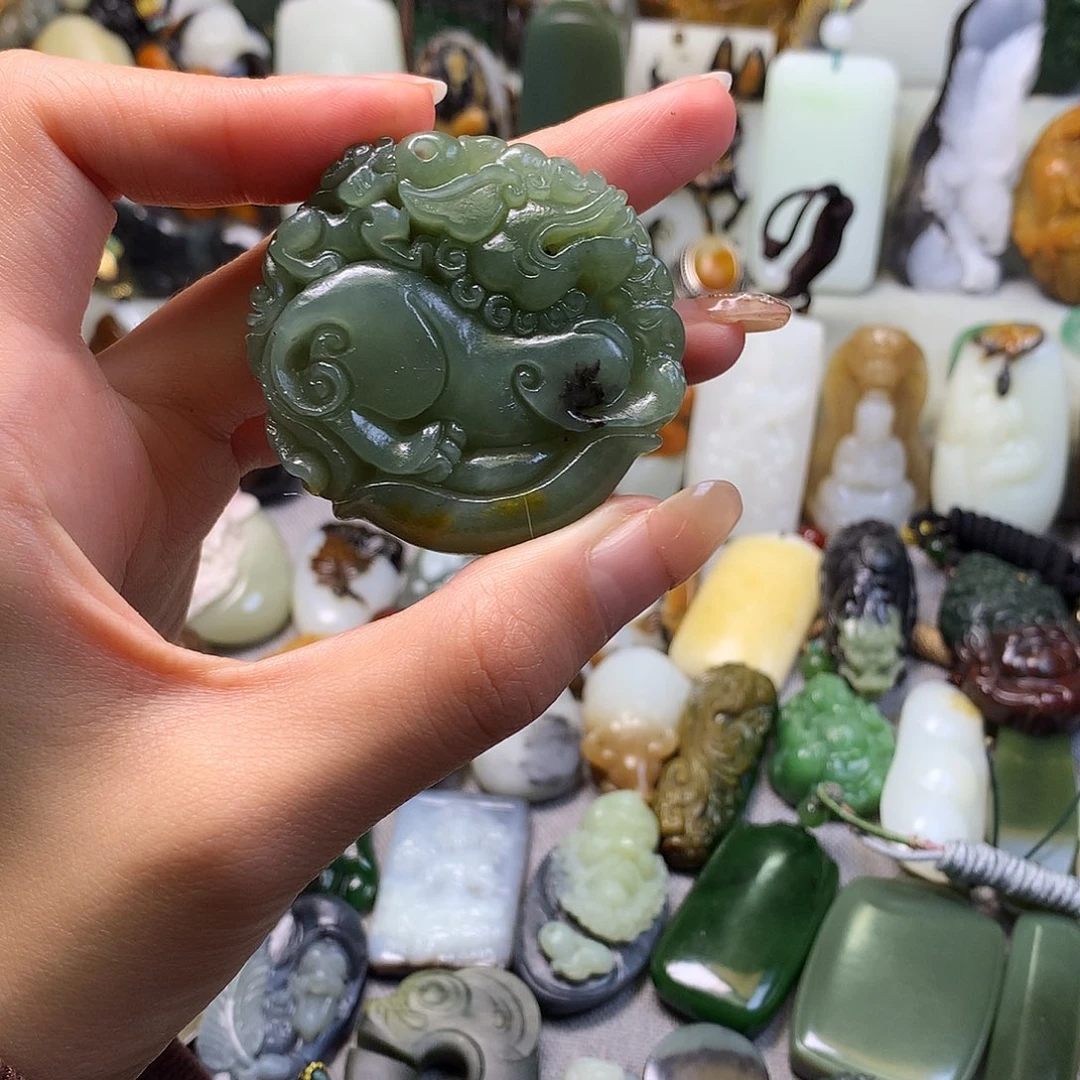 颈饰未镶嵌和田玉