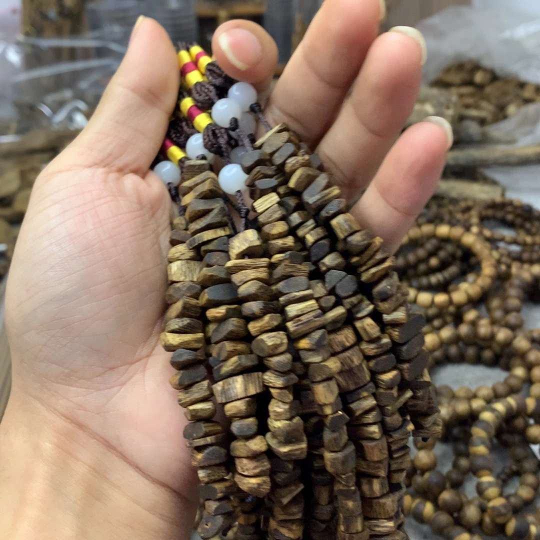 沉香碎屑沉香车挂