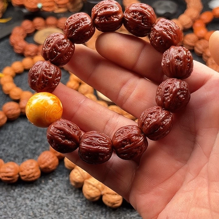 吊坠文玩核桃一年老串