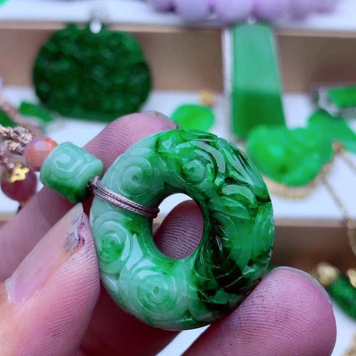 翡翠未镶嵌吊坠(不含链)