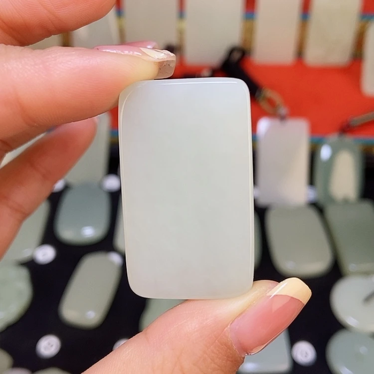 【闪购商品】颈饰未镶嵌和田玉