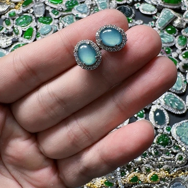 翡翠颈饰未镶嵌天然A货翡翠放漏