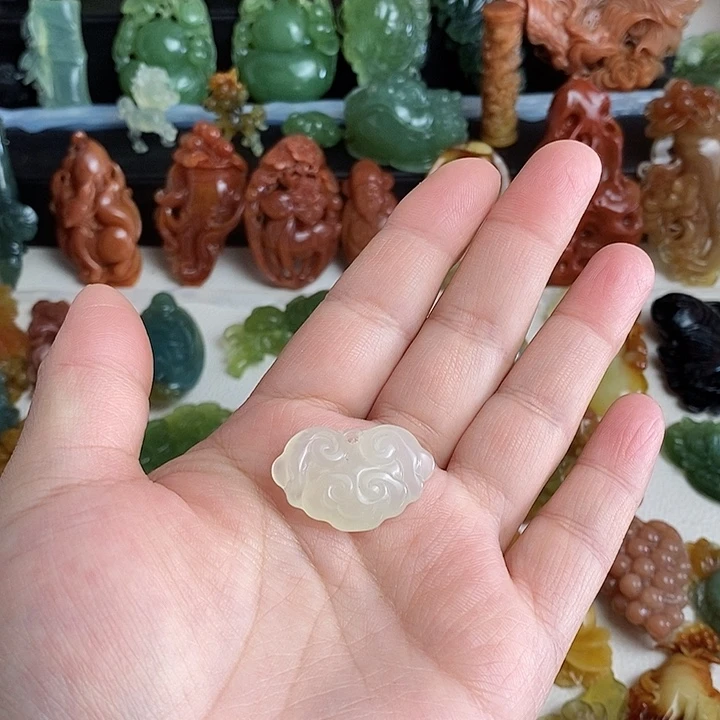 未镶嵌蛇纹石玉颈饰财****?