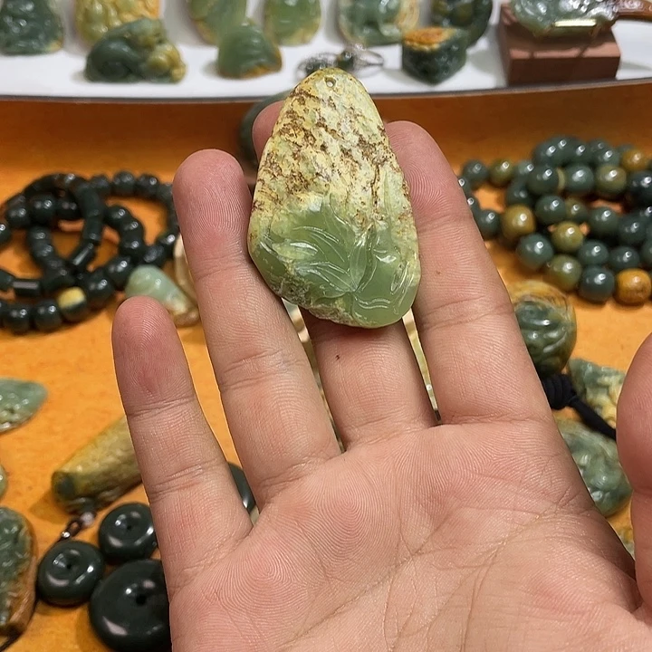 岫岩河磨玉（透闪石质玉）未镶嵌吊坠(不含链)