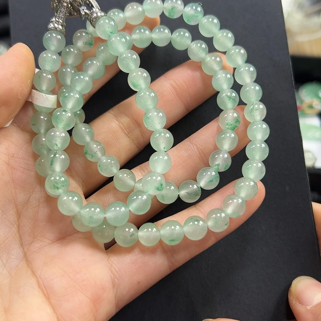 石英质玉未镶嵌颈饰