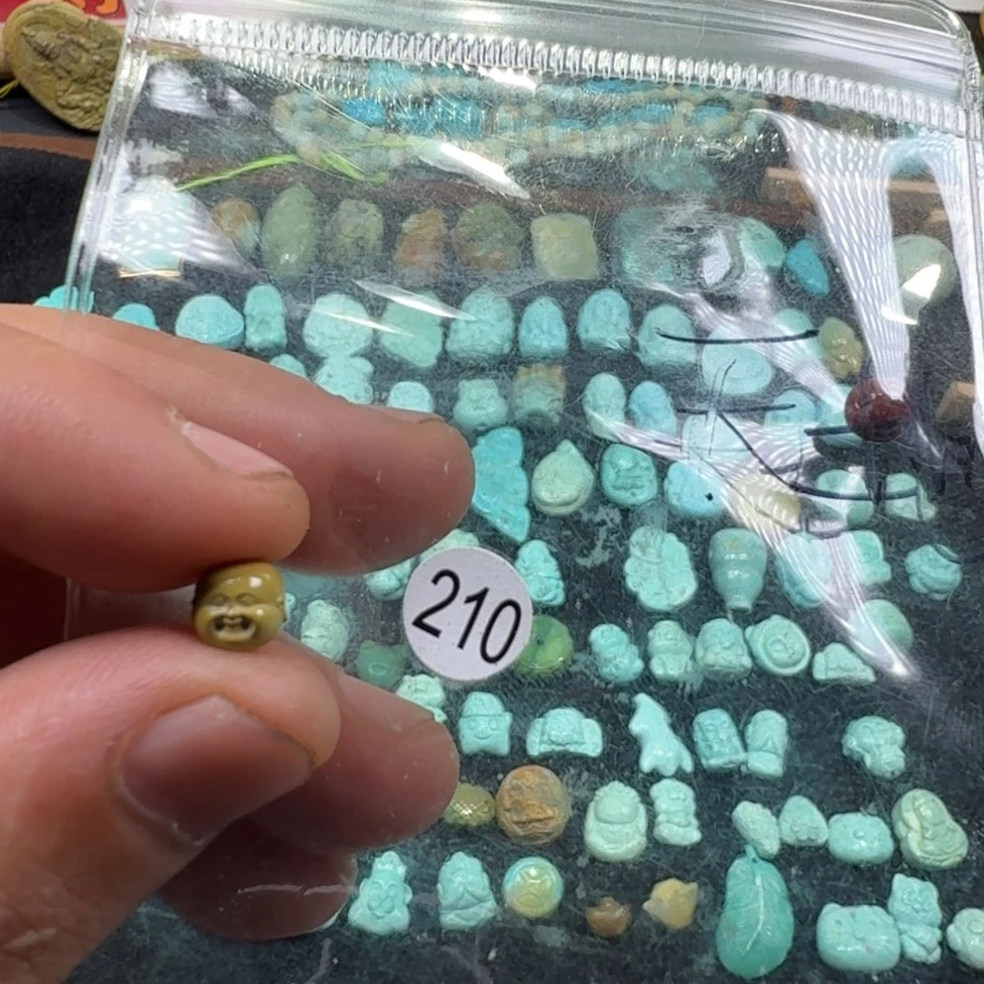 南红玛瑙未镶嵌珠宝奇石