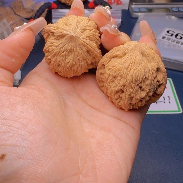 文玩核桃吊坠40绣球250