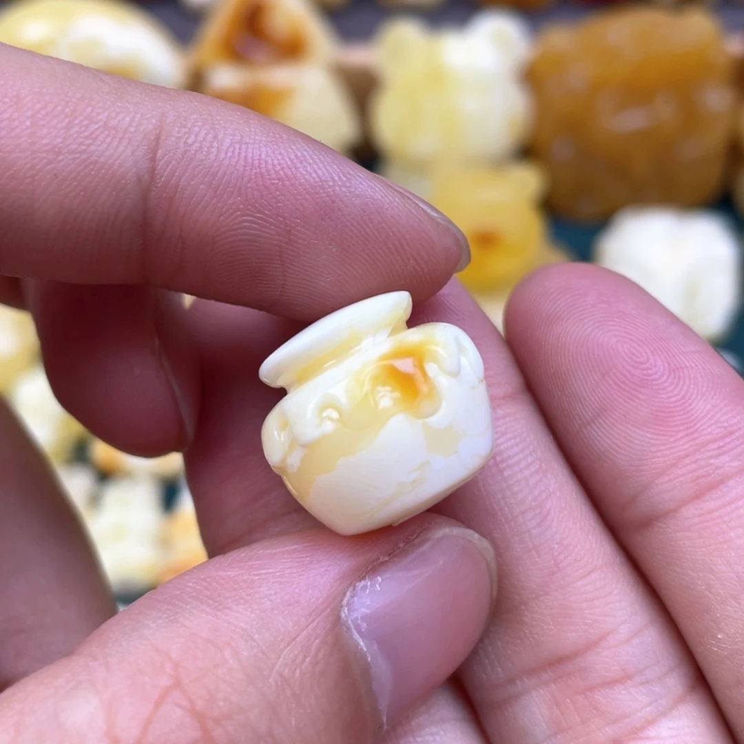 未镶嵌琥珀裸石蜜蜡