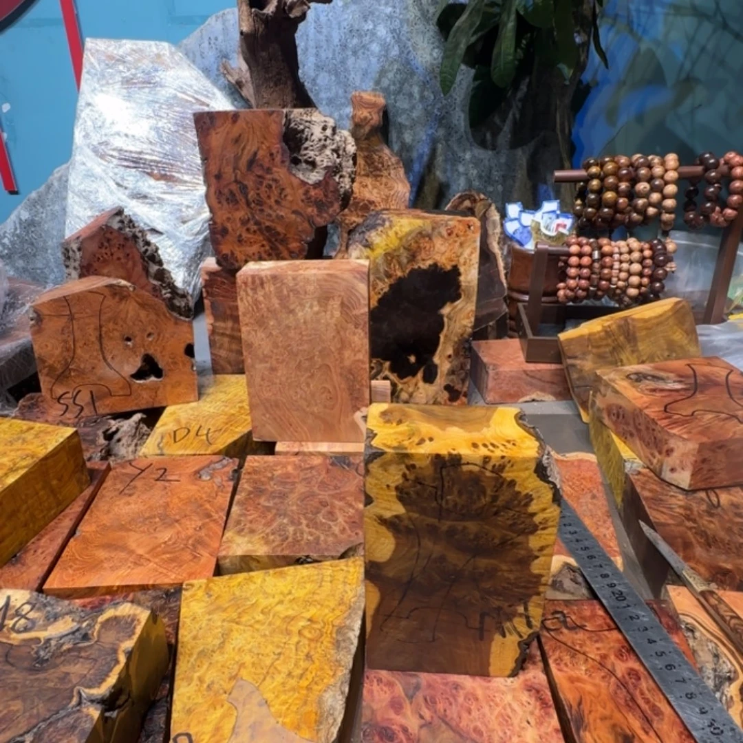 老***龙无事牌非洲檀香小叶羊蹄甲老料瘤疤料