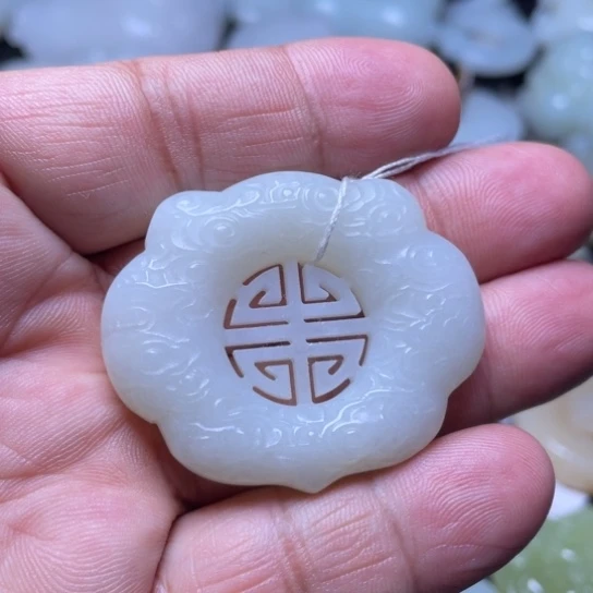 未镶嵌和田玉挂件