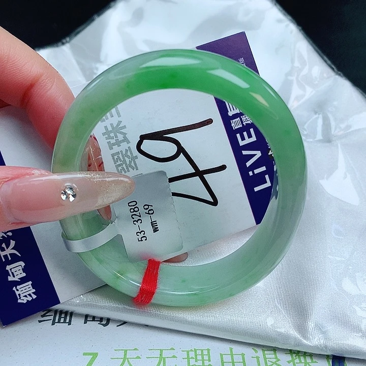 翡翠手镯未镶嵌緬甸天然a貨翡翠手鐲