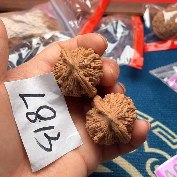 文玩核桃把件虎头