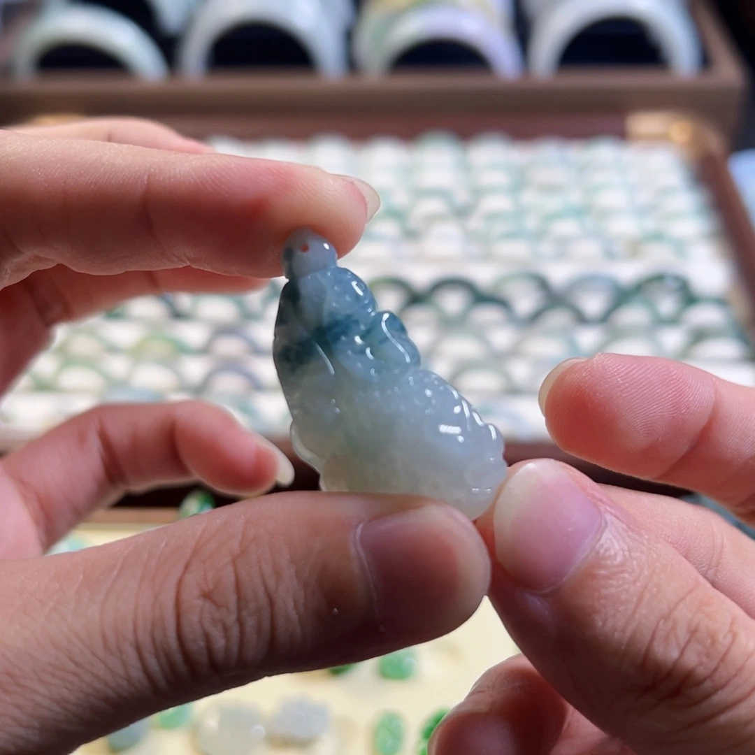 翡翠未镶嵌颈饰翡翠白菜挂件