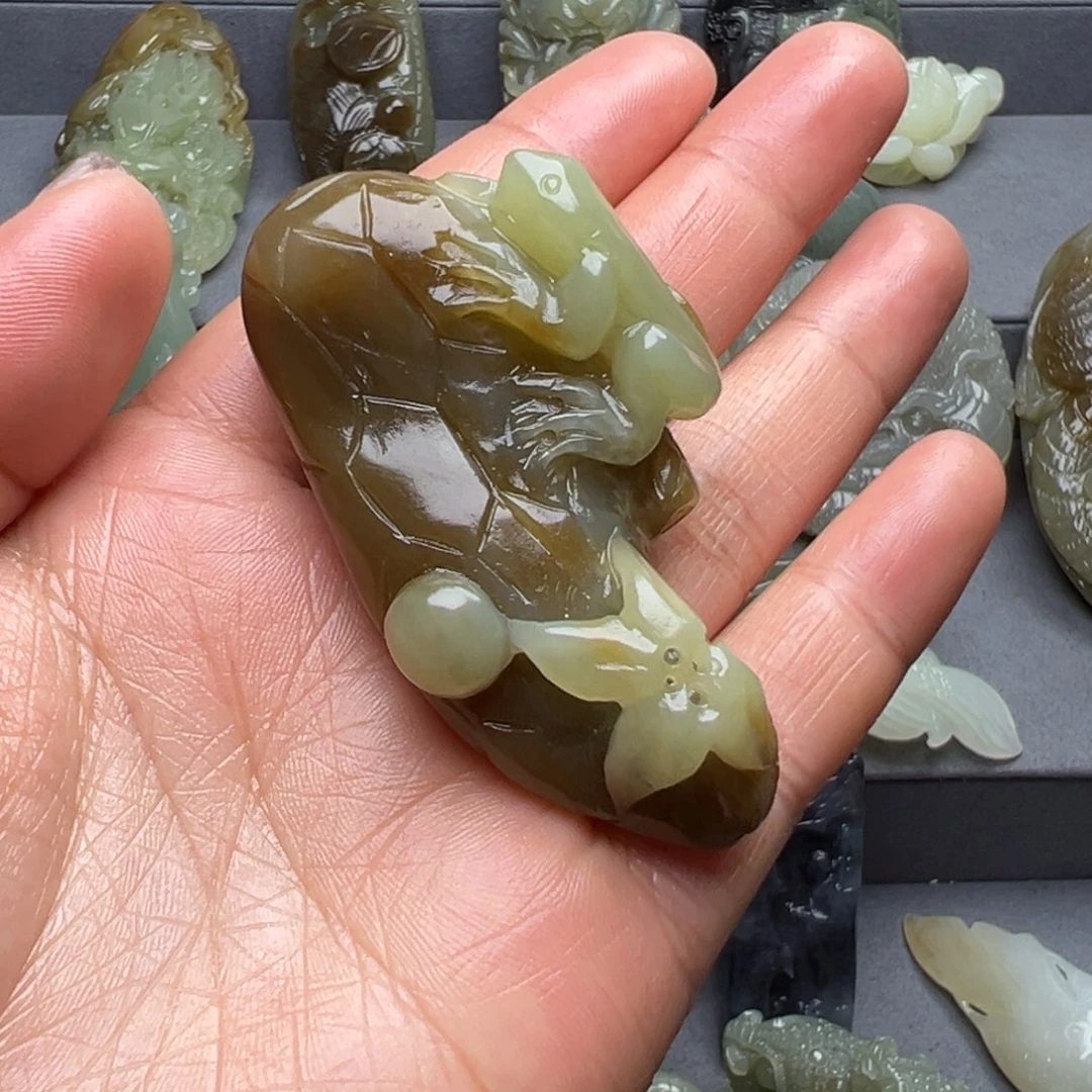 和田玉颈饰未镶嵌