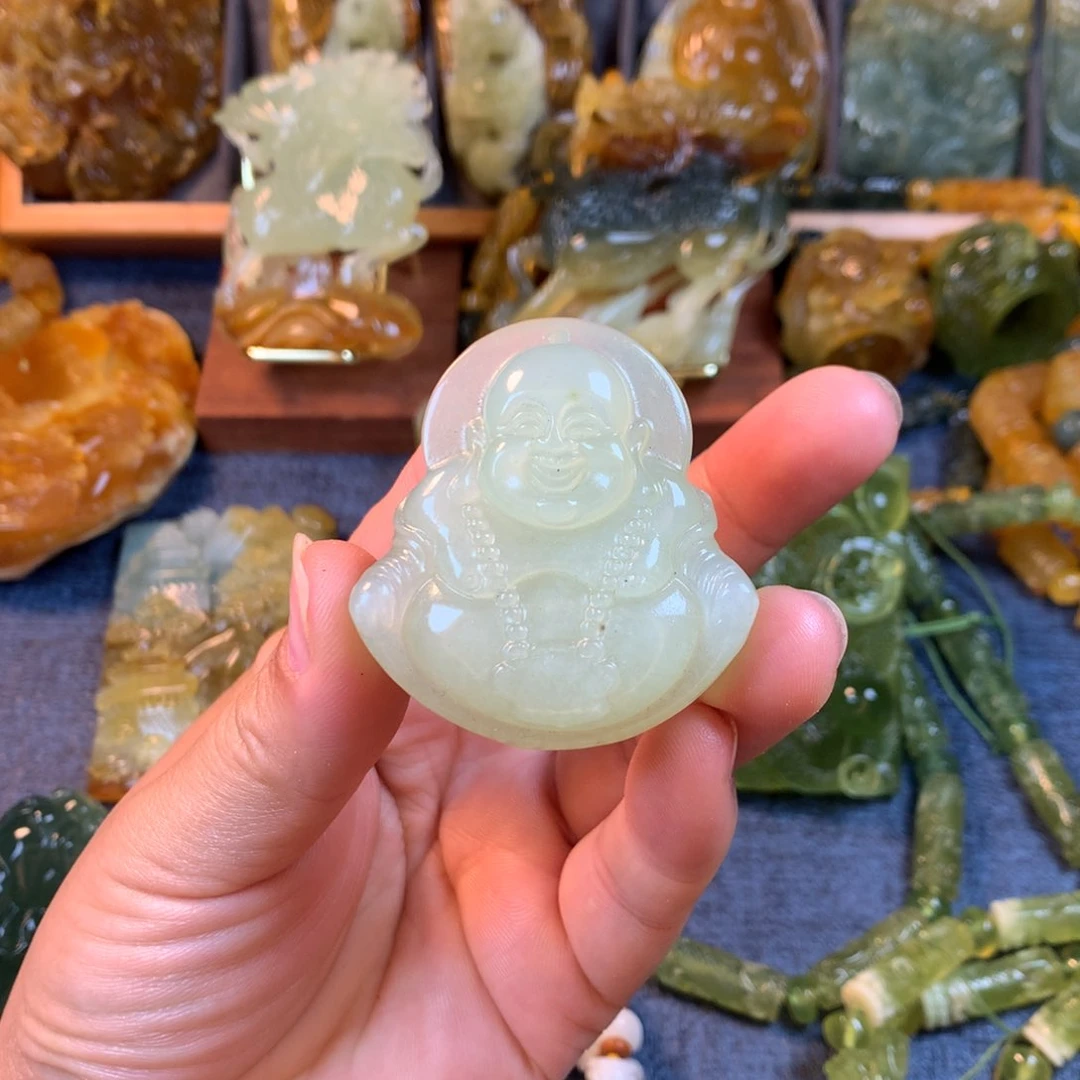 蛇纹石玉未镶嵌颈饰