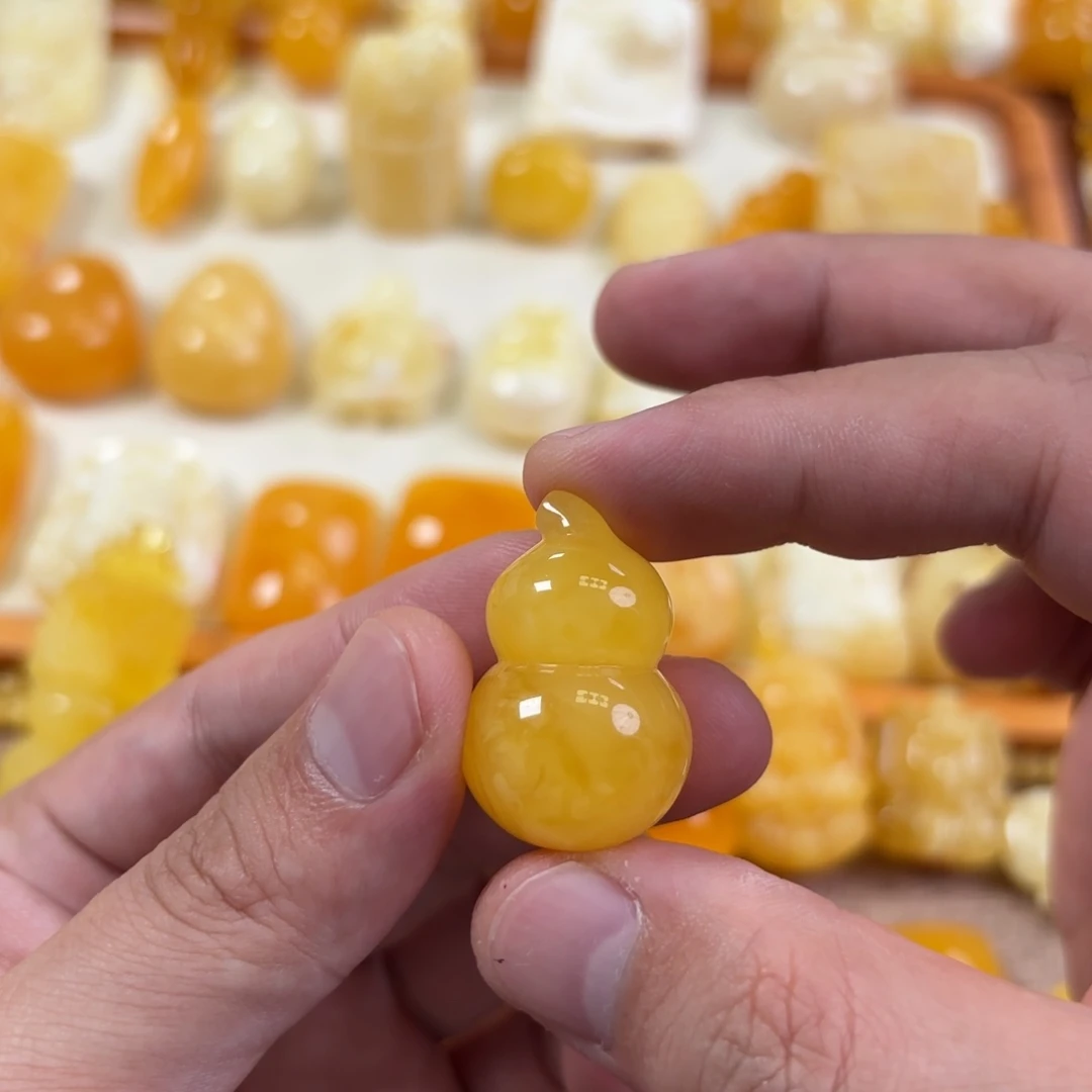 裸石蜜蜡未镶嵌葫芦