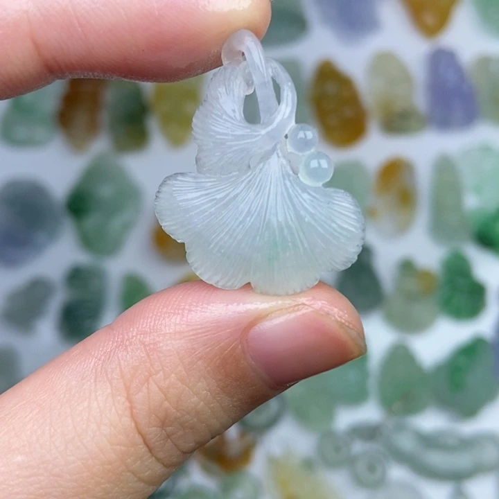 定制翡翠未镶嵌银杏